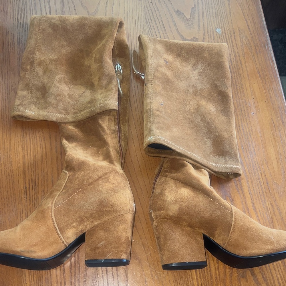 Vero Cuoio Tall Suede Boots size 6.5